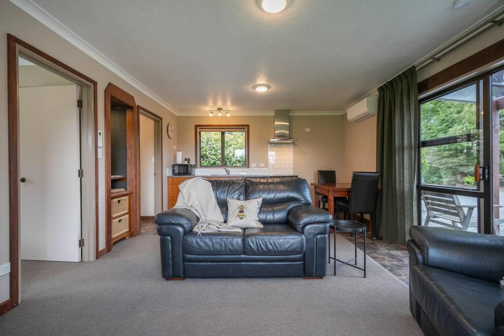 Te Anau Cottage エクステリア 写真